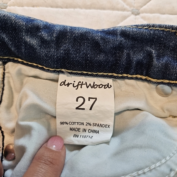 DriftWood Audrey Bird Embroidered Straight Leg Jeans! Size 27. - Picture 10 of 12